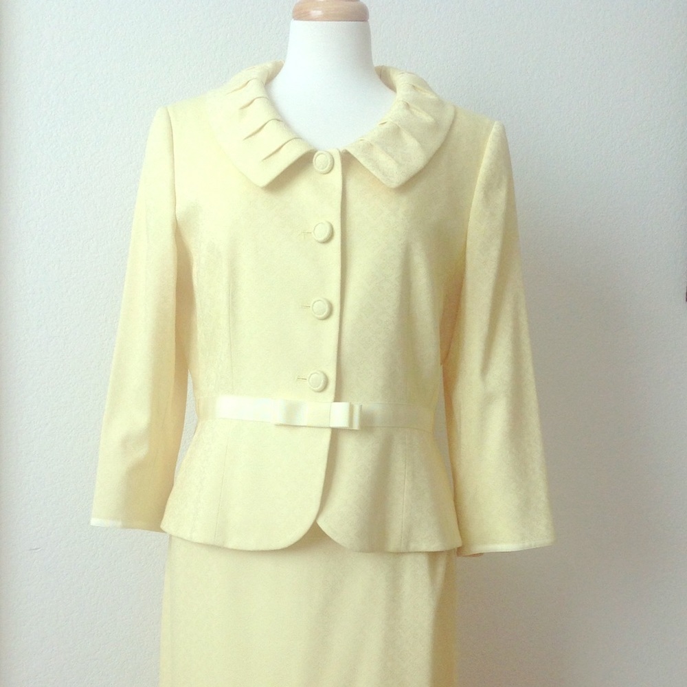 Tahari Suit, pastel yellow, 12